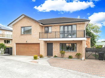 Sunny, Spacious, Freehold - A Perfect Family Home