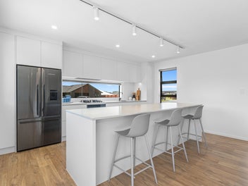 Modern, easy-care living in a quiet cul-de-sac