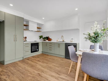 Sunny Renovated Cutie