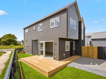 Corner-Site Home with Extra Car Parks