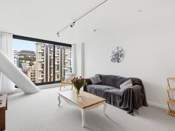 LAST CHANCE- ASKING $925,000!