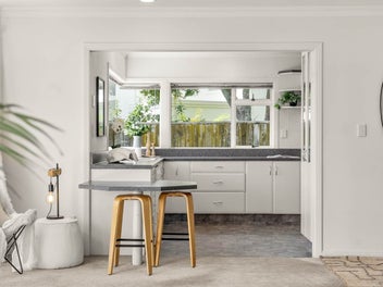 Hidden Treasure with Harbour Views