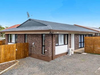 Victoria Road Gem – Renovated & Ready