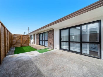 Victoria Road Gem – Renovated & Ready
