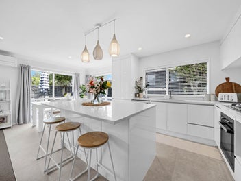 Single Level brick beauty in Prime Mt Eden