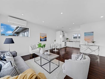 LARGE SINGLE LEVEL COMFORT