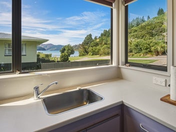 Sounds Hideaway Only 30 Minutes from Picton