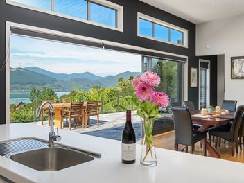 Modern Home And World-Class Outdoor Lifestyle