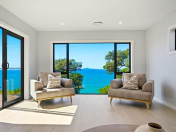 Cliff-Top Luxury with Panoramic Sea Views