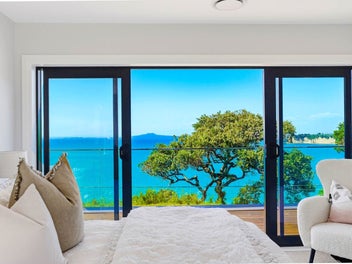 Cliff-Top Luxury with Panoramic Sea Views