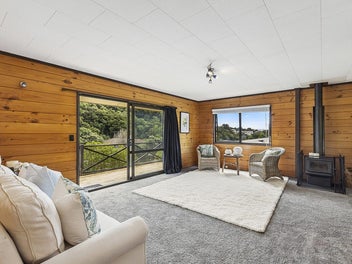 Charming Whitby Home Perfect for Families