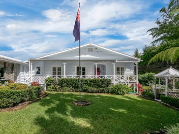 OPEN AGAIN UNIQUELY YOURS IN COATESVILLE