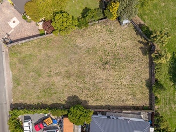 884sqm section on park boundary