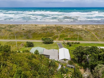 SEA VIEWS AND WALK IN READY