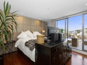 Refined Penthouse Living in the Heart of the City!