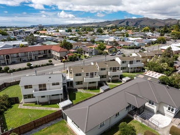 Six homes on one title in a superb location