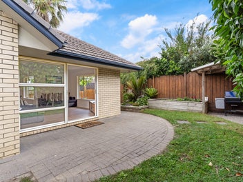 Prime Location, Turn Key Move In!