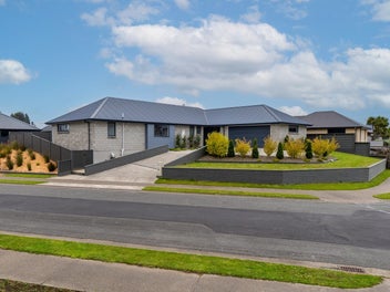 Smart, Spacious & Superb Location Living