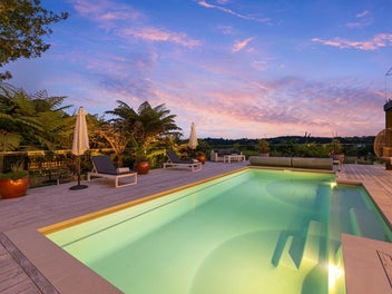 Central Coatesville's Entertainers Retreat!