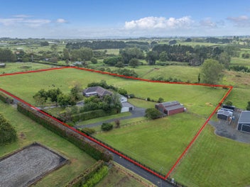 CHARMING AND PRIVATE IN POPULAR LOCATION