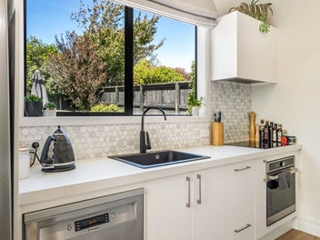 Belleknowes Villa | 2 Toilets + Studio