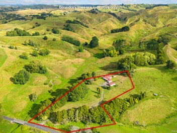 ENTRY LEVEL LIFESTYLE - RENOVATION OPPORTUNITY!