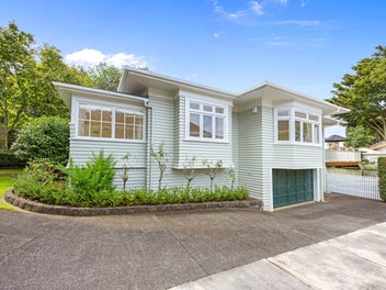 A Bungalow Beauty Ready for its Next Chapter.