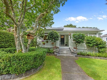 A Bungalow Beauty Ready for its Next Chapter.