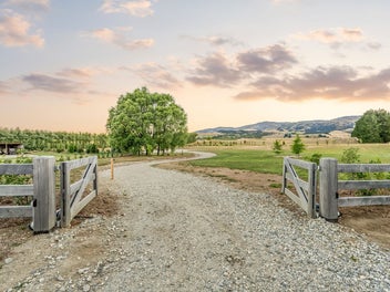 Seclusion, Scale, and Spectacular Views