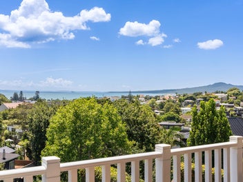 Superb Family Home with Incredible Views