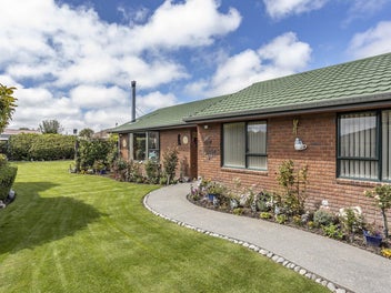 Sunny & Spacious Mansfield Gem!