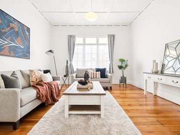 Classic Convenient Charmer!