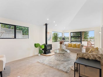 Rangitoto Zone Living with Stunning Views