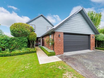 Exceptional Family Home!!