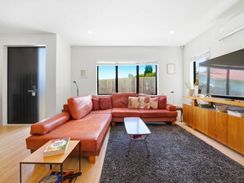 Overseas Owner – Must See, Must Sell!