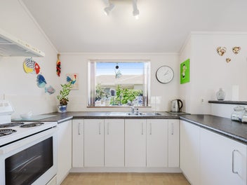 Westlake Gem - Love It, Renovate It, Own It!