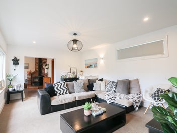 Motivated owner's meeting the market!