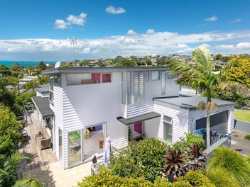 TOP SCHOOL ZONES, INCOME & SEA VIEWS