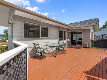 Family home with space, sun and central location