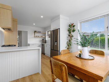 Timeless 1970s Charm Meets Modern Living