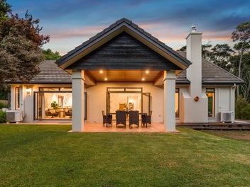 Grand Brick Beauty on 2,773m2