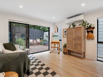 Smart, Easy-Care Living in Stanmore Bay