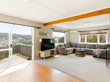 Sun, Views & Warmth – The Perfect First Home