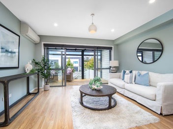 Stunning Freehold Home – Spacious 168m2 Floor Area