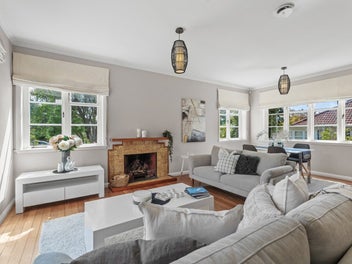 Solid & freehold in Greenlane