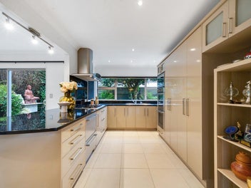 Parkside Perfection-Designer Living views Reserve