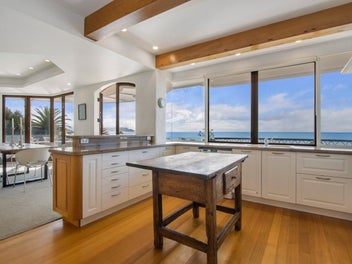 3182sqm with Sweeping Ocean Views