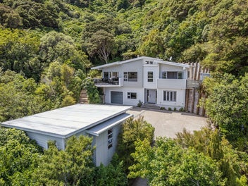 Live The Location And The Lifestyle