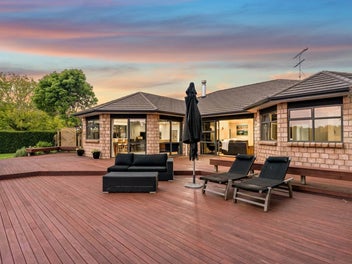 Luxury Estate Living — Where Prestige, Space &...