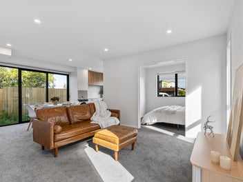 Prime Riccarton-Right School Zones-Move-in Ready